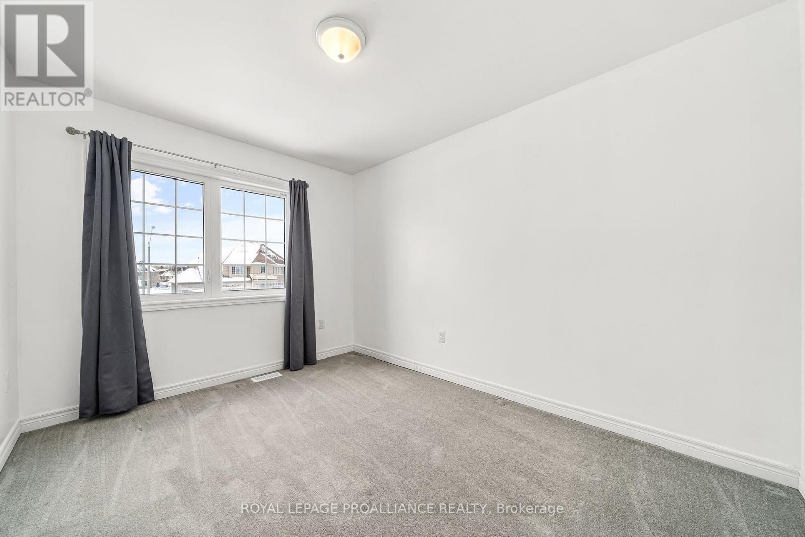 












61 SUMMER BREEZE DRIVE

,
Prince Edward County (Ameliasburg Ward),




Ontario
K0K1L0


