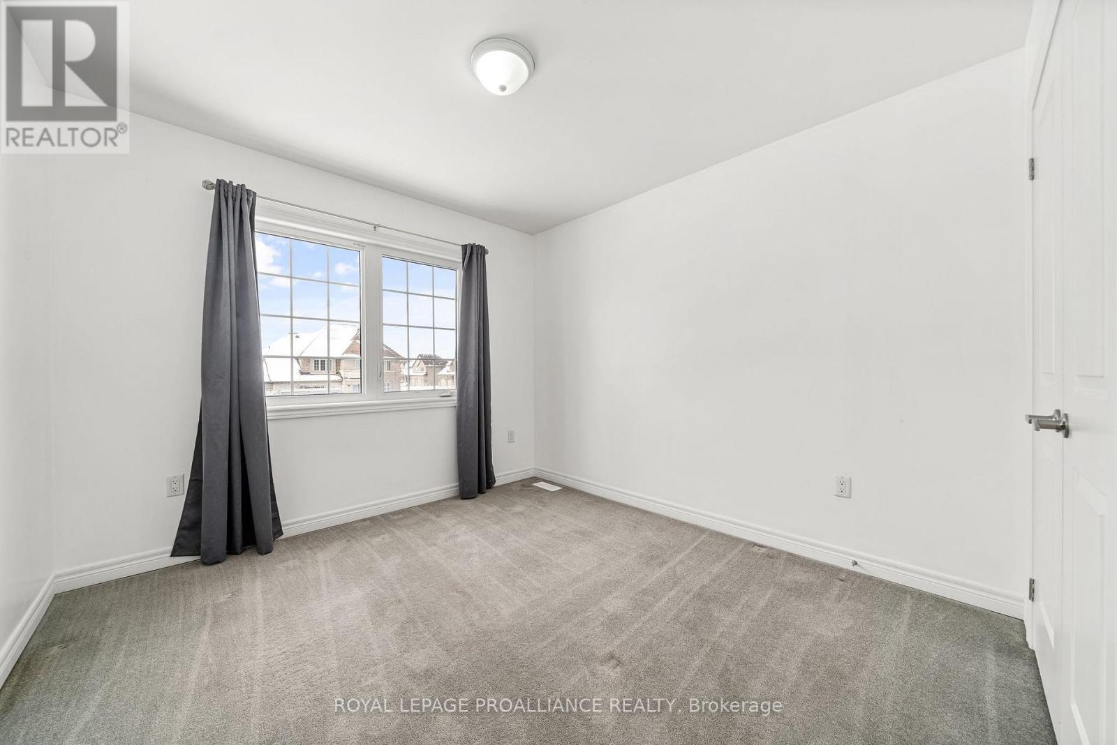 












61 SUMMER BREEZE DRIVE

,
Prince Edward County (Ameliasburg Ward),




Ontario
K0K1L0

