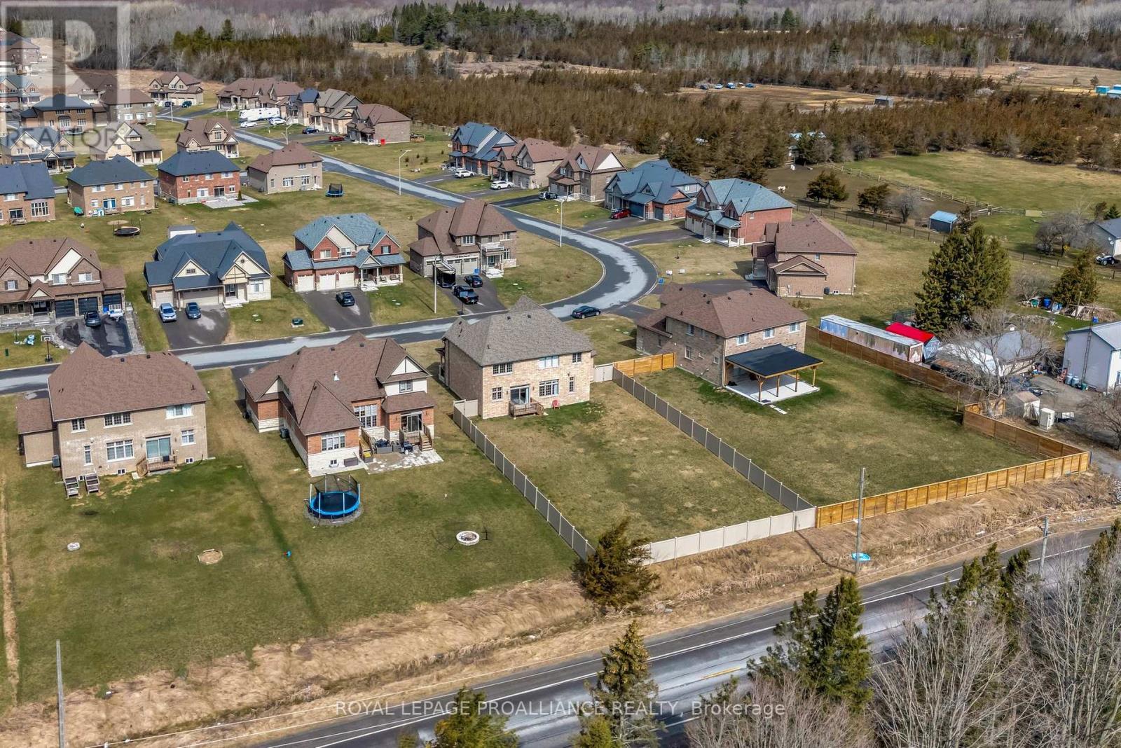 












61 SUMMER BREEZE DRIVE

,
Prince Edward County (Ameliasburg Ward),




Ontario
K0K1L0

