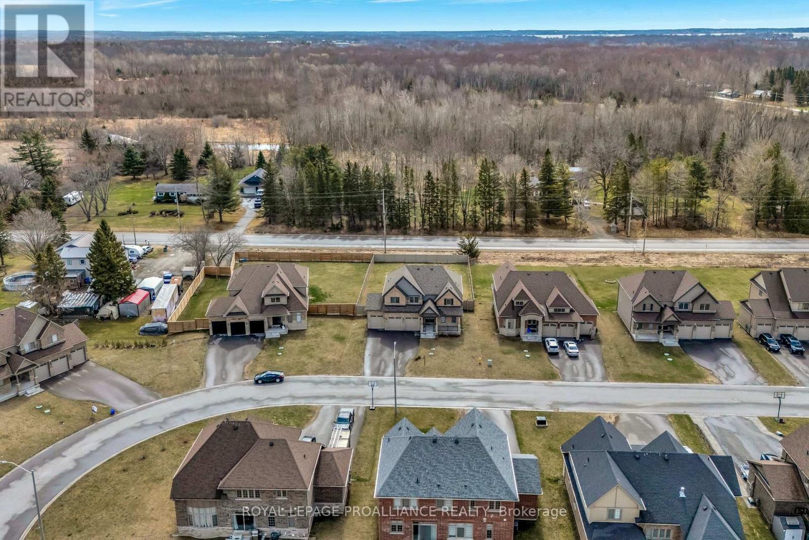 












61 SUMMER BREEZE DRIVE

,
Prince Edward County (Ameliasburg Ward),




Ontario
K0K1L0


