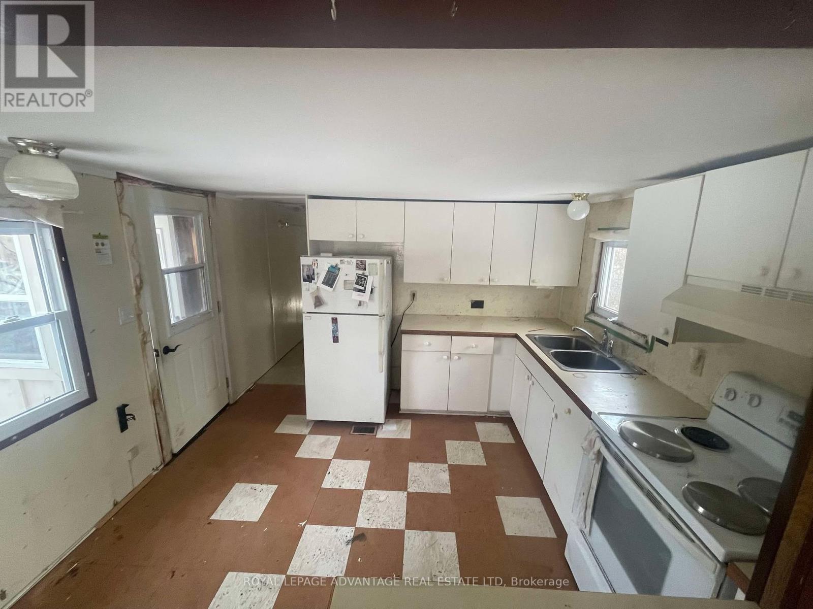 












7 MARY STREET

,
North Grenville,




Ontario
K0G1B0

