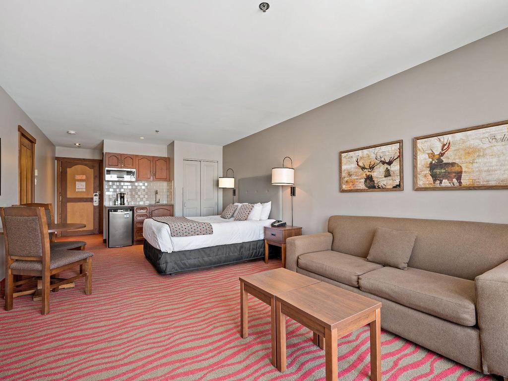 









161


Ch. du Curé-Deslauriers

, 386,
Mont-Tremblant,




QC
J8E1C9

