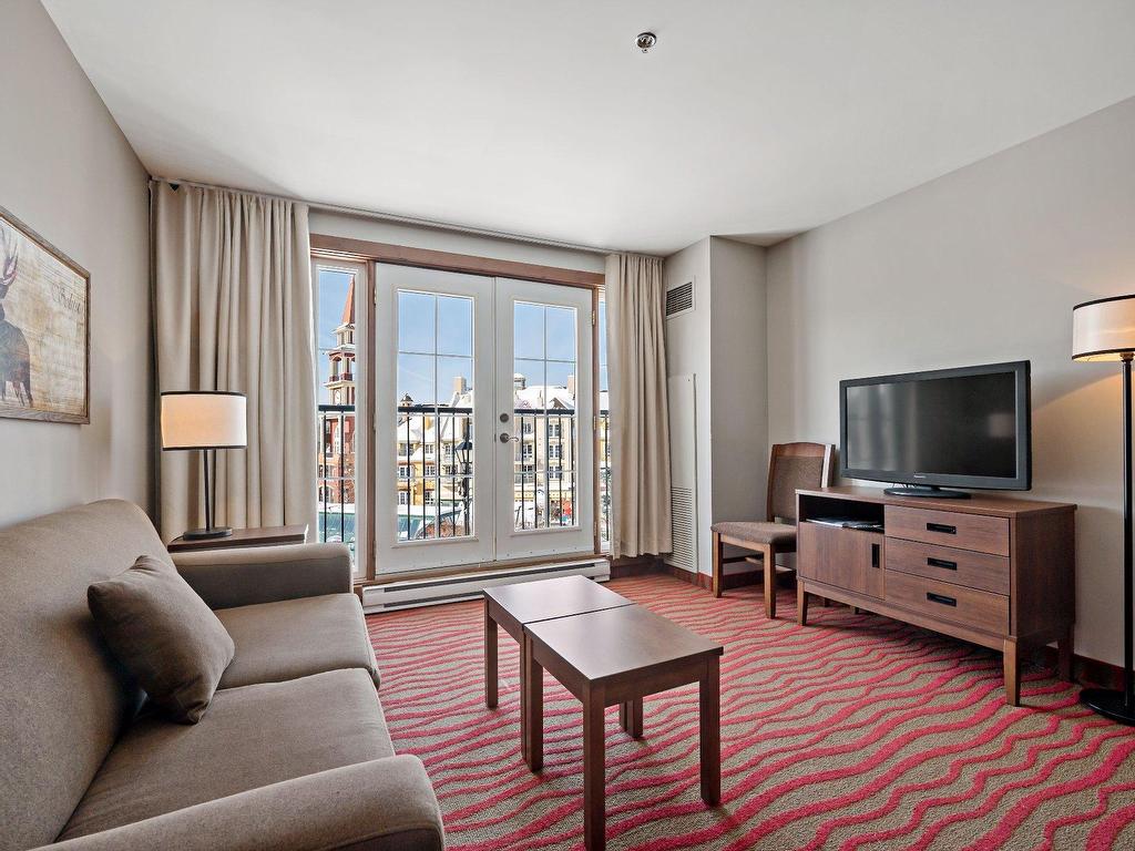 









161


Ch. du Curé-Deslauriers

, 386,
Mont-Tremblant,




QC
J8E1C9

