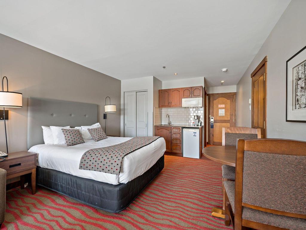 









161


Ch. du Curé-Deslauriers

, 388,
Mont-Tremblant,




QC
J8E1C9

