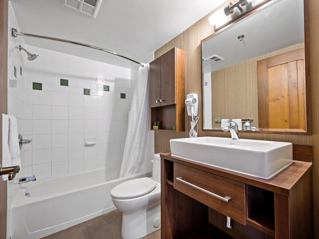 









161


Ch. du Curé-Deslauriers

, 388,
Mont-Tremblant,




QC
J8E1C9

