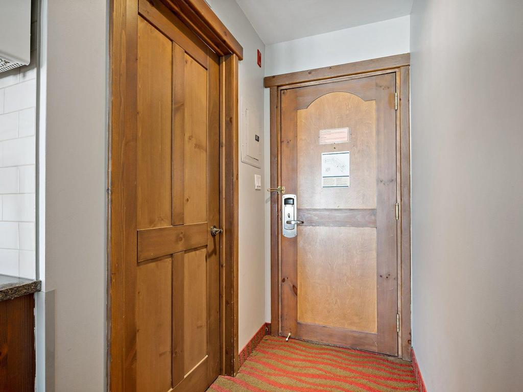 









161


Ch. du Curé-Deslauriers

, 388,
Mont-Tremblant,




QC
J8E1C9

