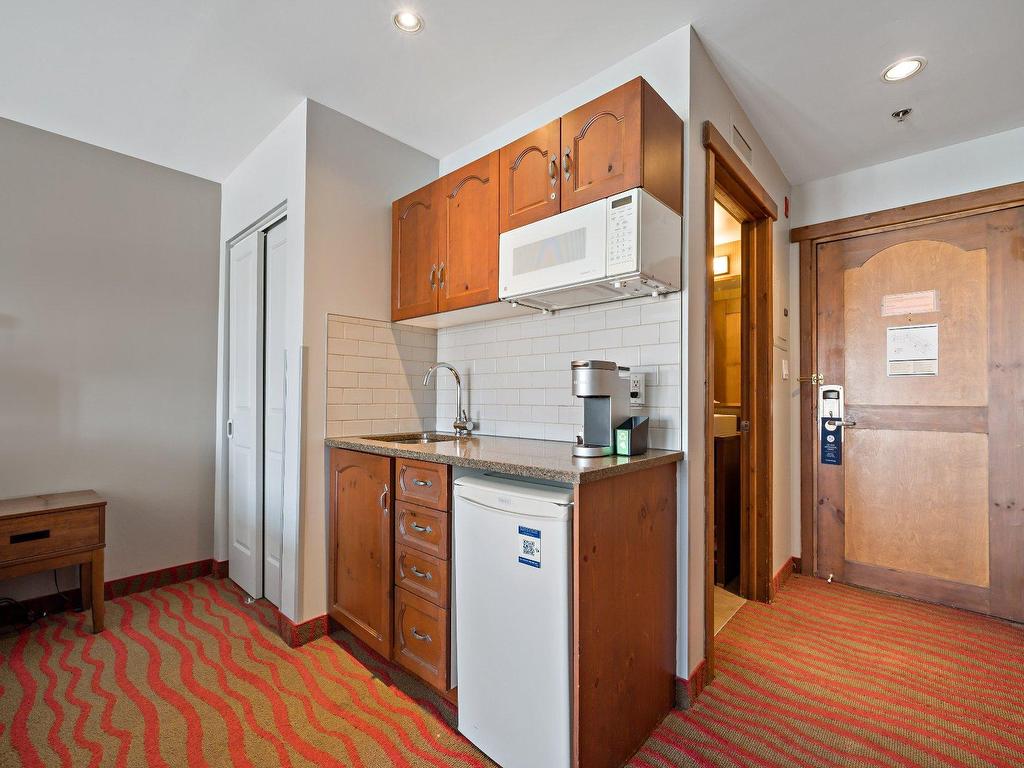 









161


Ch. du Curé-Deslauriers

, 388,
Mont-Tremblant,




QC
J8E1C9

