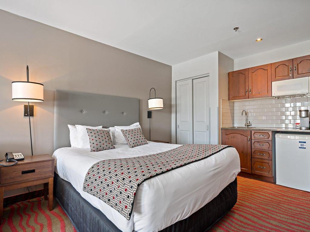 









161


Ch. du Curé-Deslauriers

, 388,
Mont-Tremblant,




QC
J8E1C9

