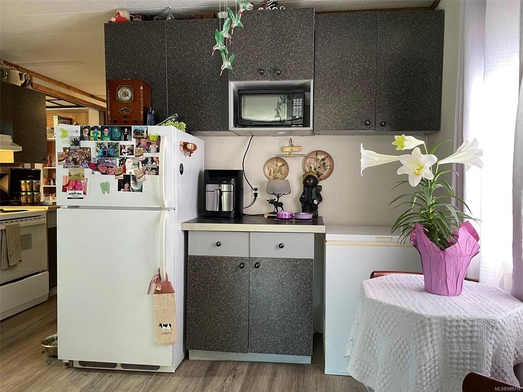 









380


Martindale

Rd, 208,
Parksville,




BC
V9P 1R7

