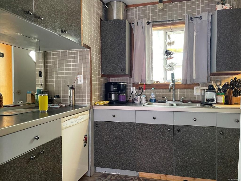 









380


Martindale

Rd, 208,
Parksville,




BC
V9P 1R7

