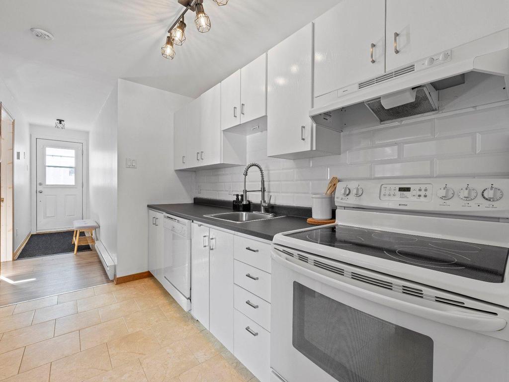 









471


Ch. St-Guillaume

,
Saint-Donat,




QC
J0T2C0

