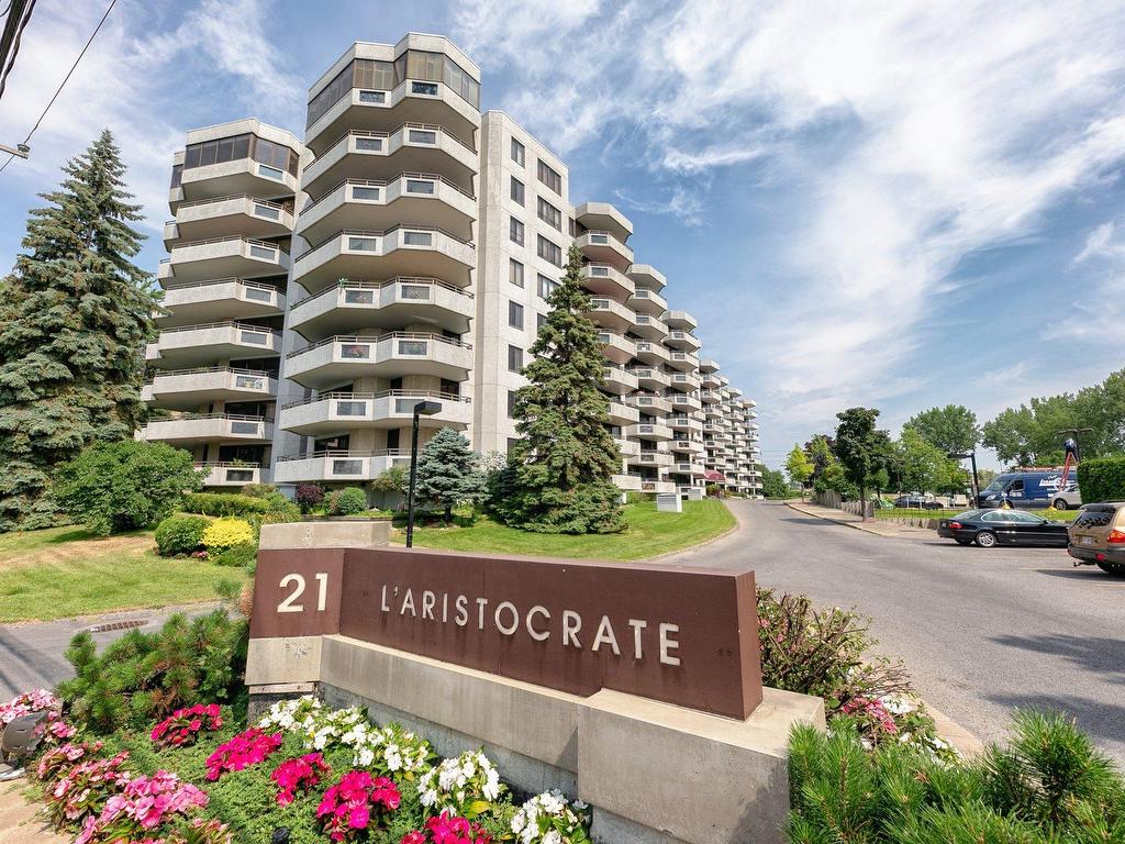 









21


Ch. du Bord-du-Lac-Lakeshore

, 216,
Pointe-Claire,




QC
H9S5N3

