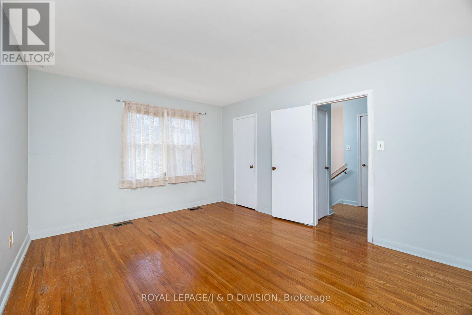 












51 EDINBOROUGH COURT

,
Toronto,




Ontario
M6N2E9

