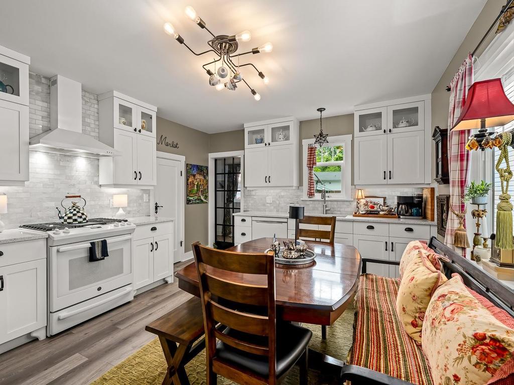 









1040


Cumberland

Rd,
Courtenay,




BC
V9N 2E6

