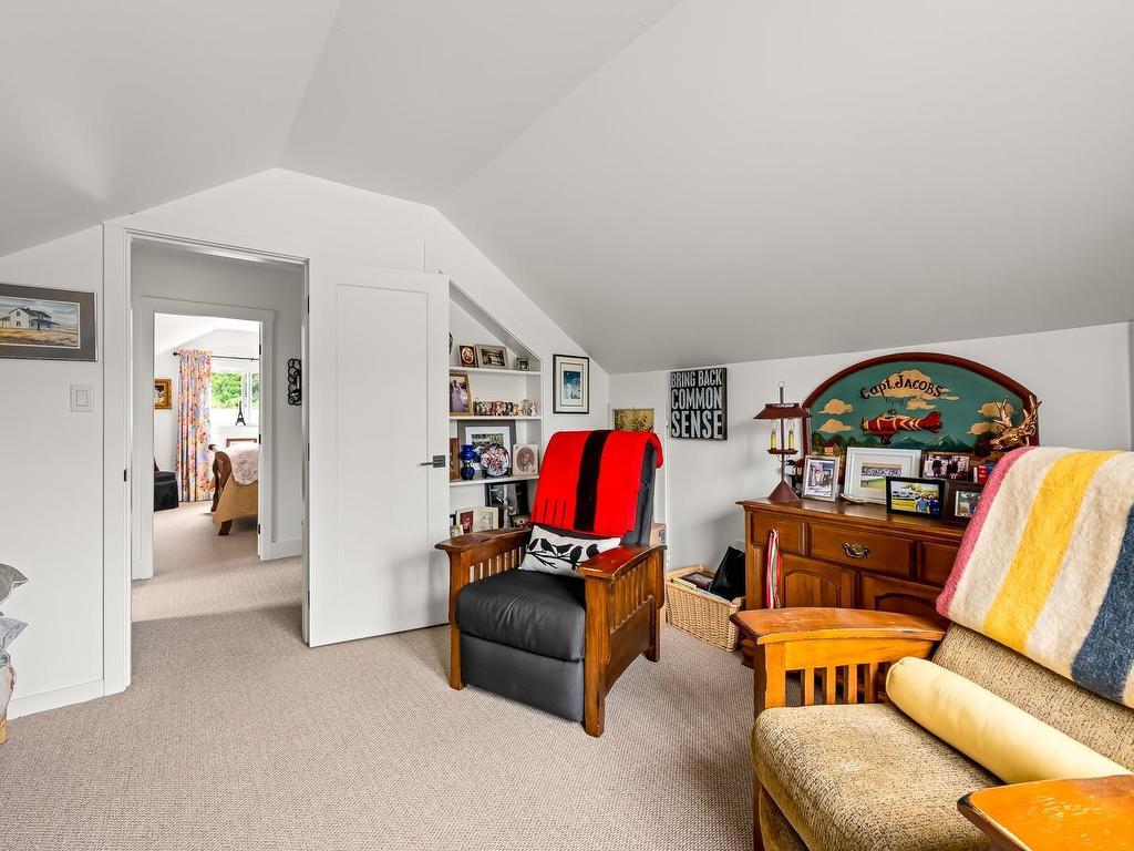 









1040


Cumberland

Rd,
Courtenay,




BC
V9N 2E6

