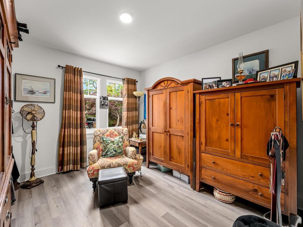 









1040


Cumberland

Rd,
Courtenay,




BC
V9N 2E6

