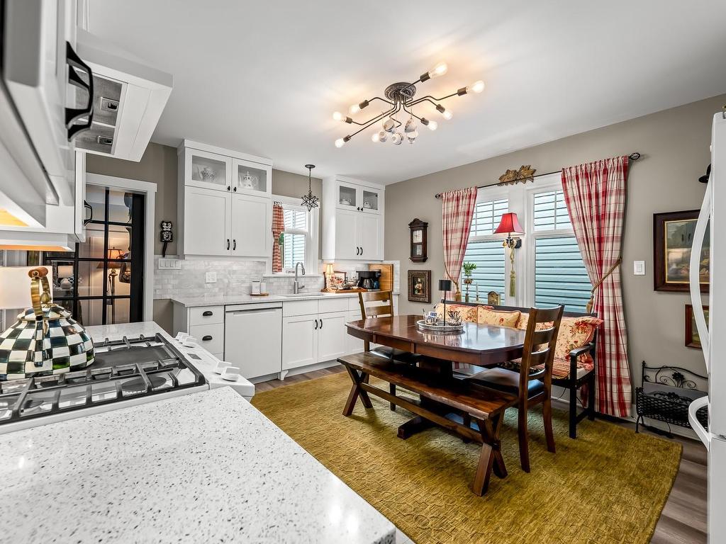 









1040


Cumberland

Rd,
Courtenay,




BC
V9N 2E6

