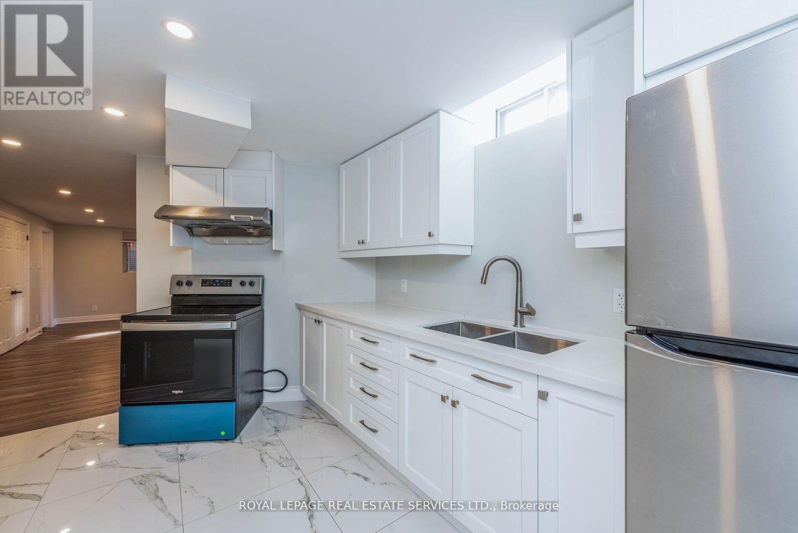 












BSMT - 3412 MARMAC CRESCENT

,
Mississauga,




Ontario
L5L4Z8

