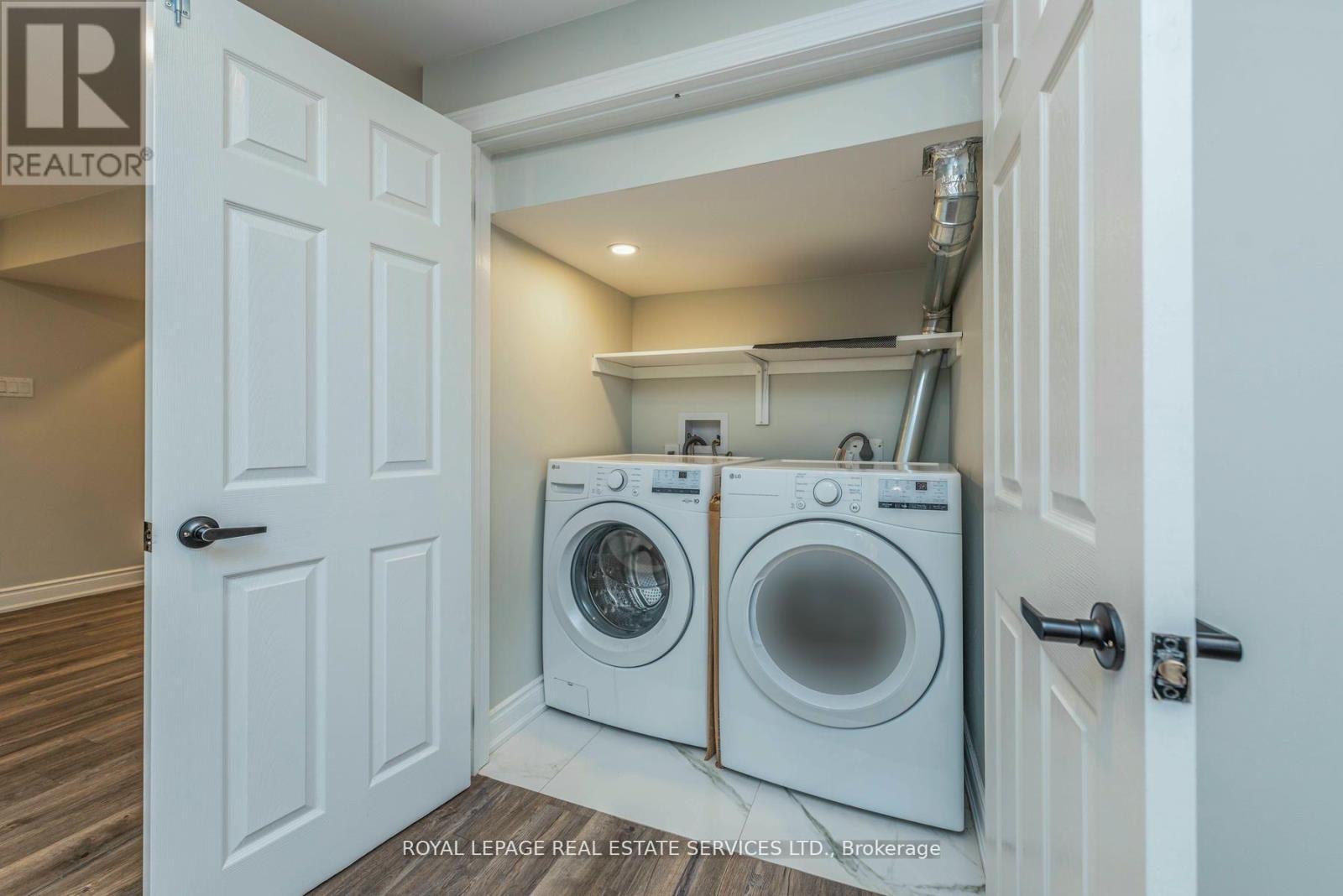 












BSMT - 3412 MARMAC CRESCENT

,
Mississauga,




Ontario
L5L4Z8

