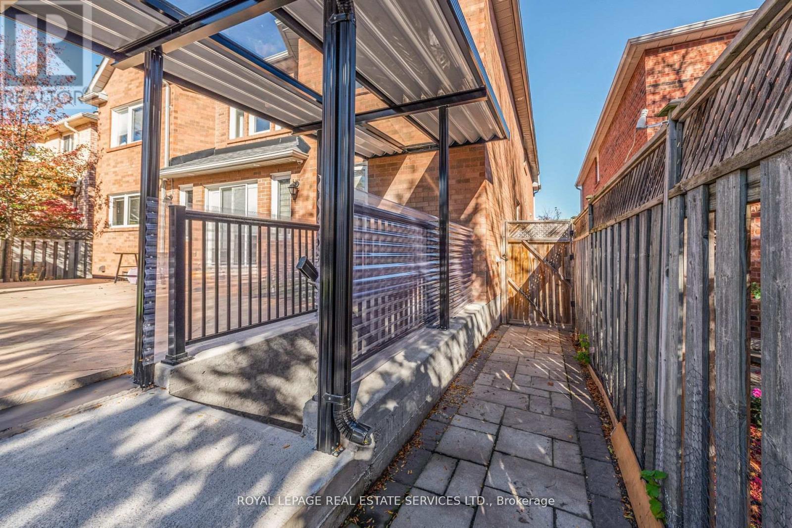 












BSMT - 3412 MARMAC CRESCENT

,
Mississauga,




Ontario
L5L4Z8

