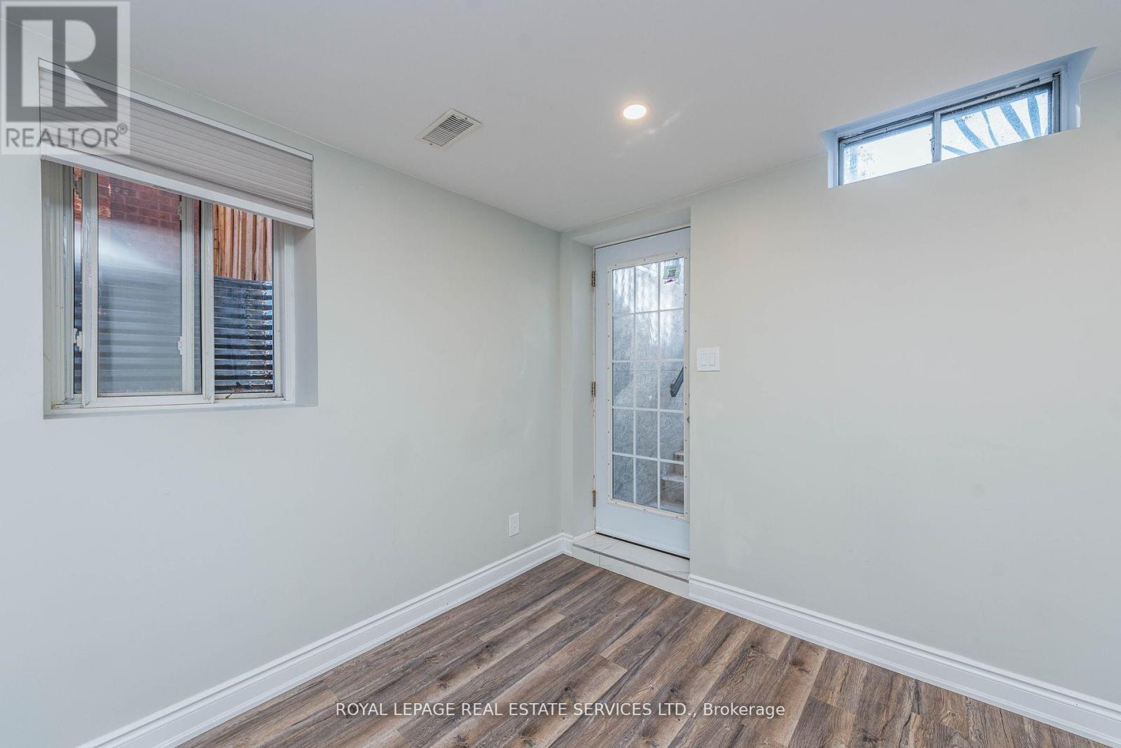 












BSMT - 3412 MARMAC CRESCENT

,
Mississauga,




Ontario
L5L4Z8

