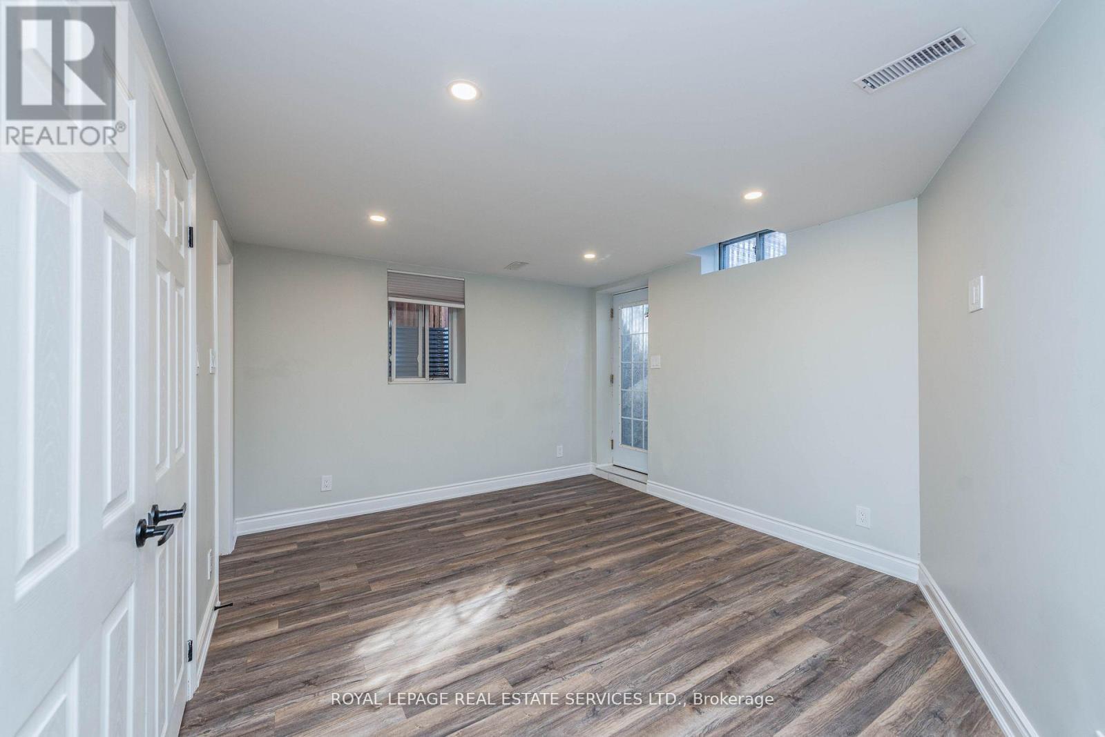 












BSMT - 3412 MARMAC CRESCENT

,
Mississauga,




Ontario
L5L4Z8

