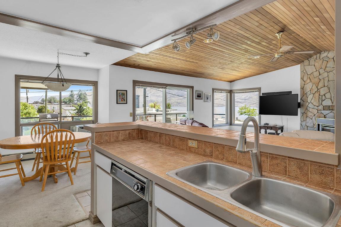 









4340B


Beach

Avenue, 209,
Peachland,




BC
V0H 1X0

