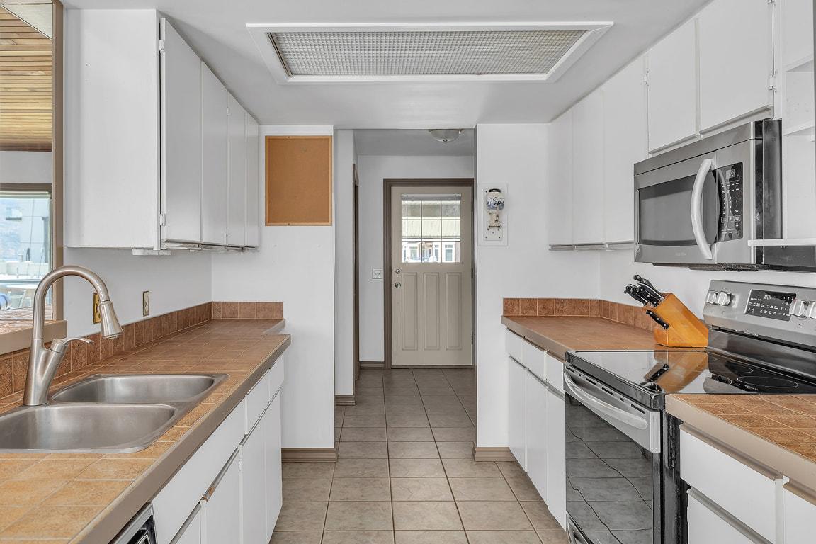 









4340B


Beach

Avenue, 209,
Peachland,




BC
V0H 1X0

