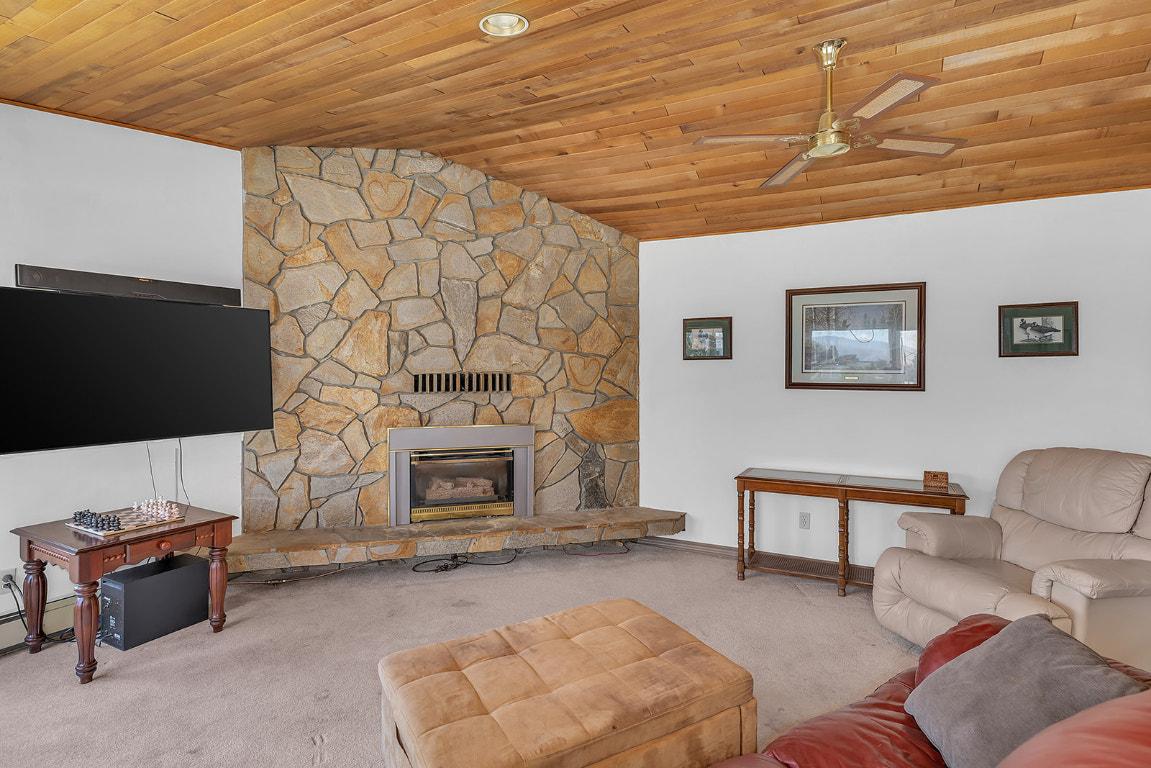 









4340B


Beach

Avenue, 209,
Peachland,




BC
V0H 1X0

