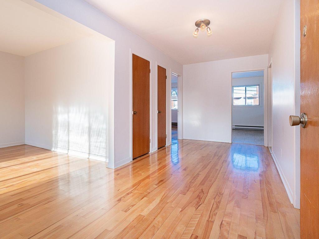 









8733


Rue Barbeau

,
Montréal (Saint-Léonard),




QC
H1R2N3

