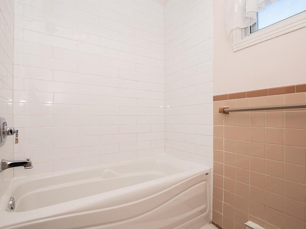 









8733


Rue Barbeau

,
Montréal (Saint-Léonard),




QC
H1R2N3

