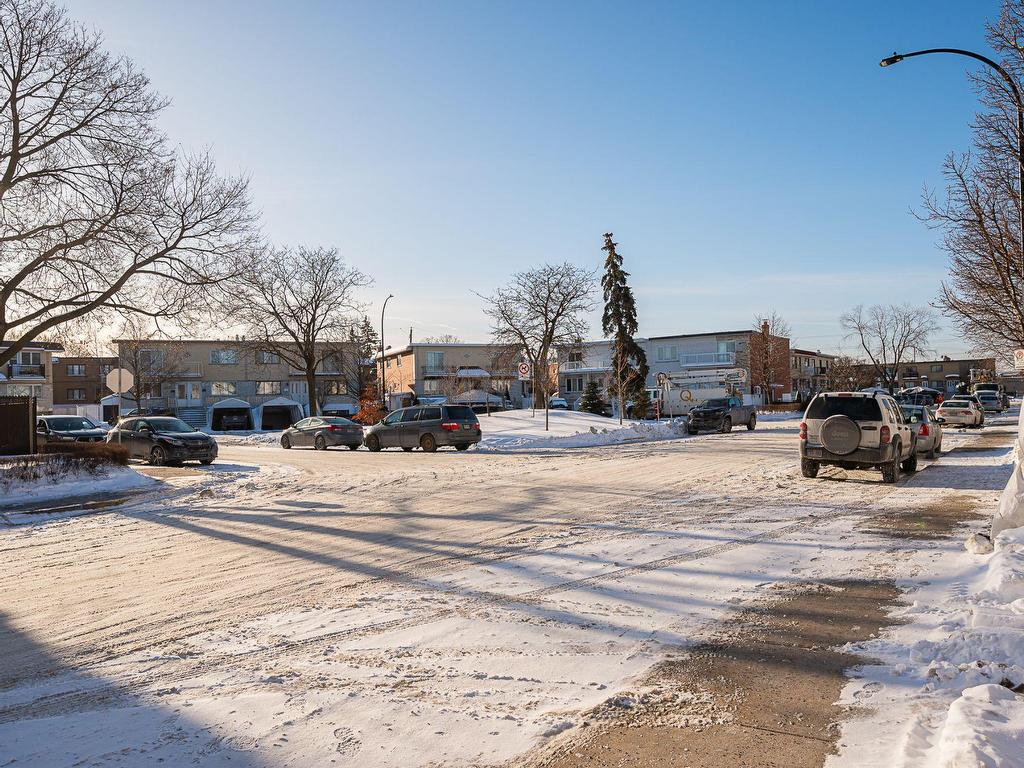 









8733


Rue Barbeau

,
Montréal (Saint-Léonard),




QC
H1R2N3

