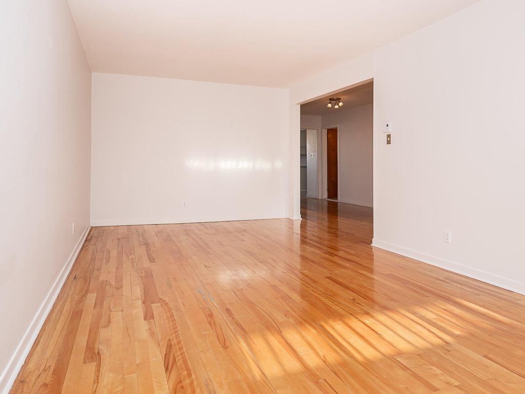 









8733


Rue Barbeau

,
Montréal (Saint-Léonard),




QC
H1R2N3

