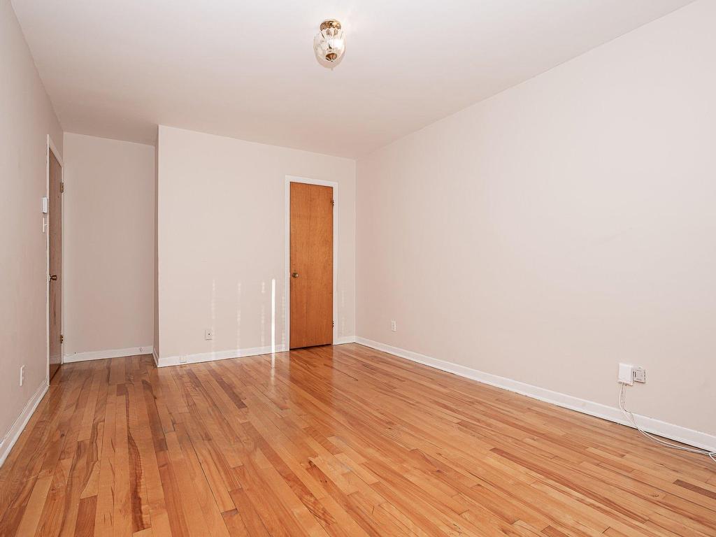 









8733


Rue Barbeau

,
Montréal (Saint-Léonard),




QC
H1R2N3

