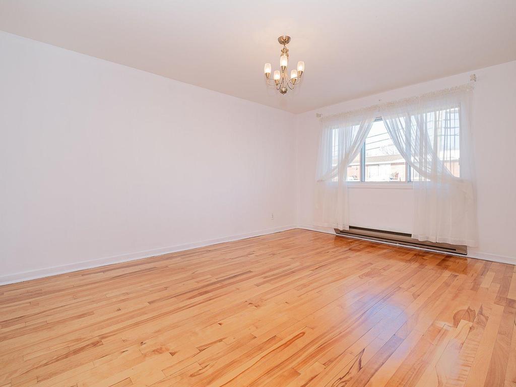 









8733


Rue Barbeau

,
Montréal (Saint-Léonard),




QC
H1R2N3

