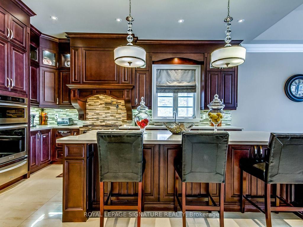 









69


Peter

Street,
Markham,




ON
L3P 2A7

