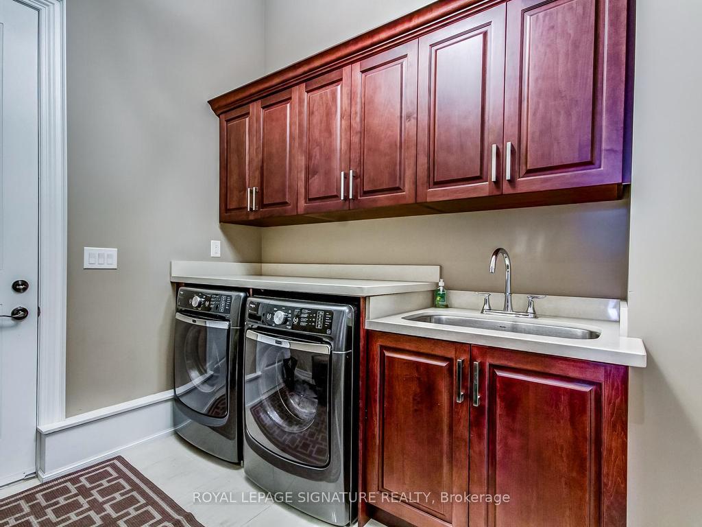 









69


Peter

Street,
Markham,




ON
L3P 2A7

