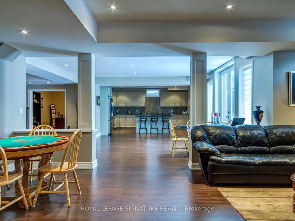 









69


Peter

Street,
Markham,




ON
L3P 2A7

