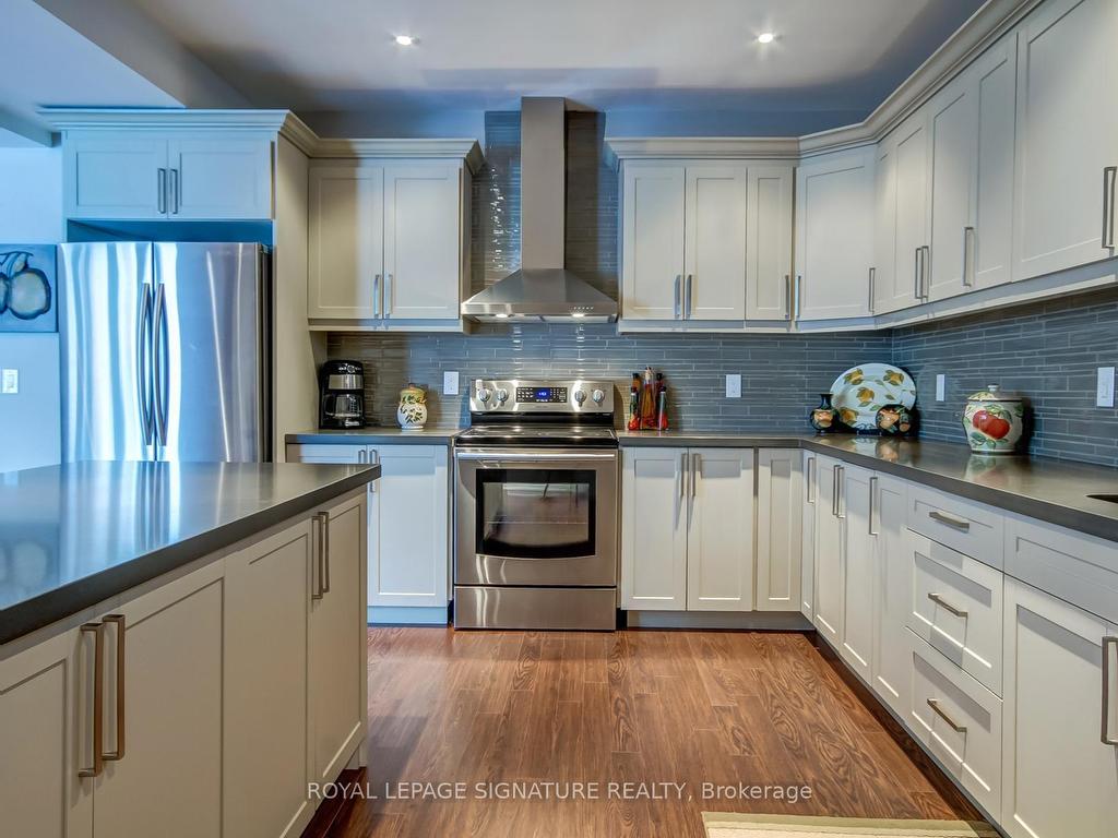 









69


Peter

Street,
Markham,




ON
L3P 2A7

