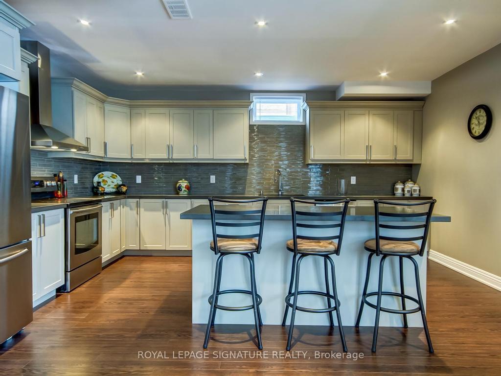 









69


Peter

Street,
Markham,




ON
L3P 2A7

