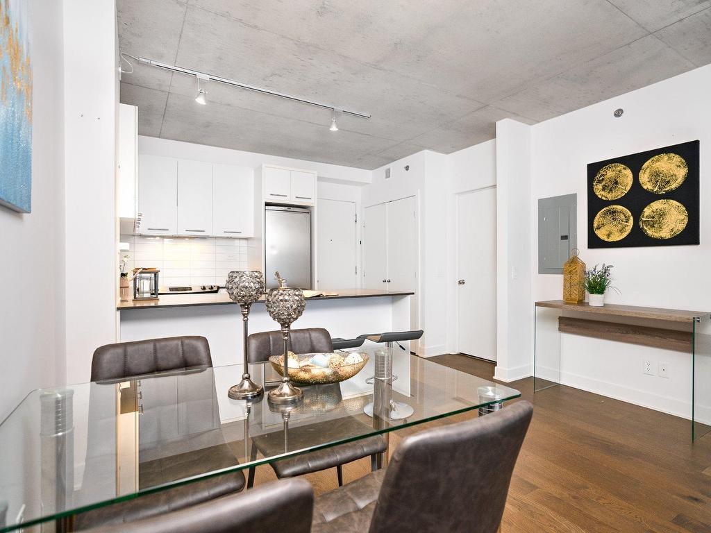 









1414


Rue Chomedey

, 950,
Montréal (Ville-Marie),




QC
H3H0A2

