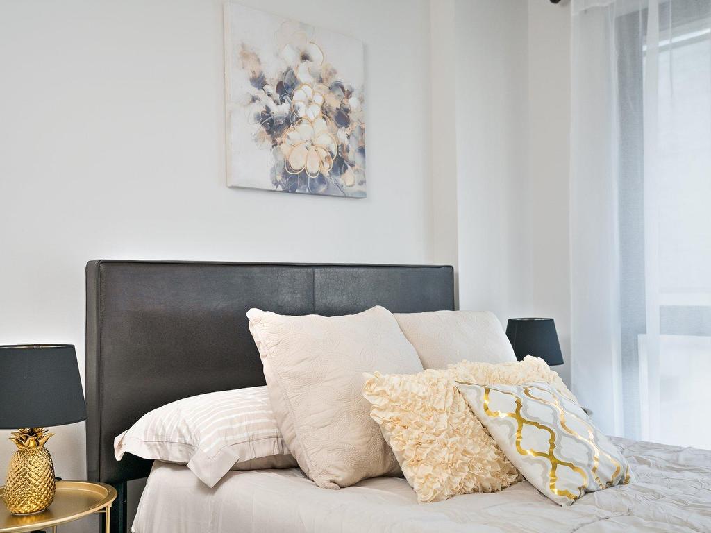 









1414


Rue Chomedey

, 950,
Montréal (Ville-Marie),




QC
H3H0A2

