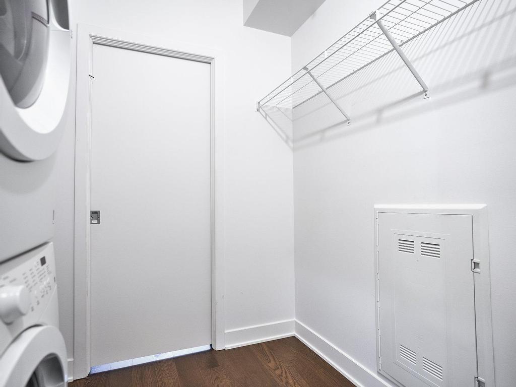 









1414


Rue Chomedey

, 950,
Montréal (Ville-Marie),




QC
H3H0A2

