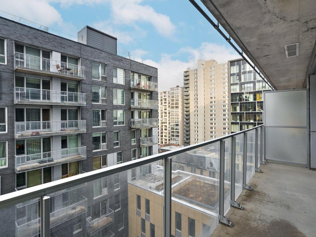 









1414


Rue Chomedey

, 950,
Montréal (Ville-Marie),




QC
H3H0A2

