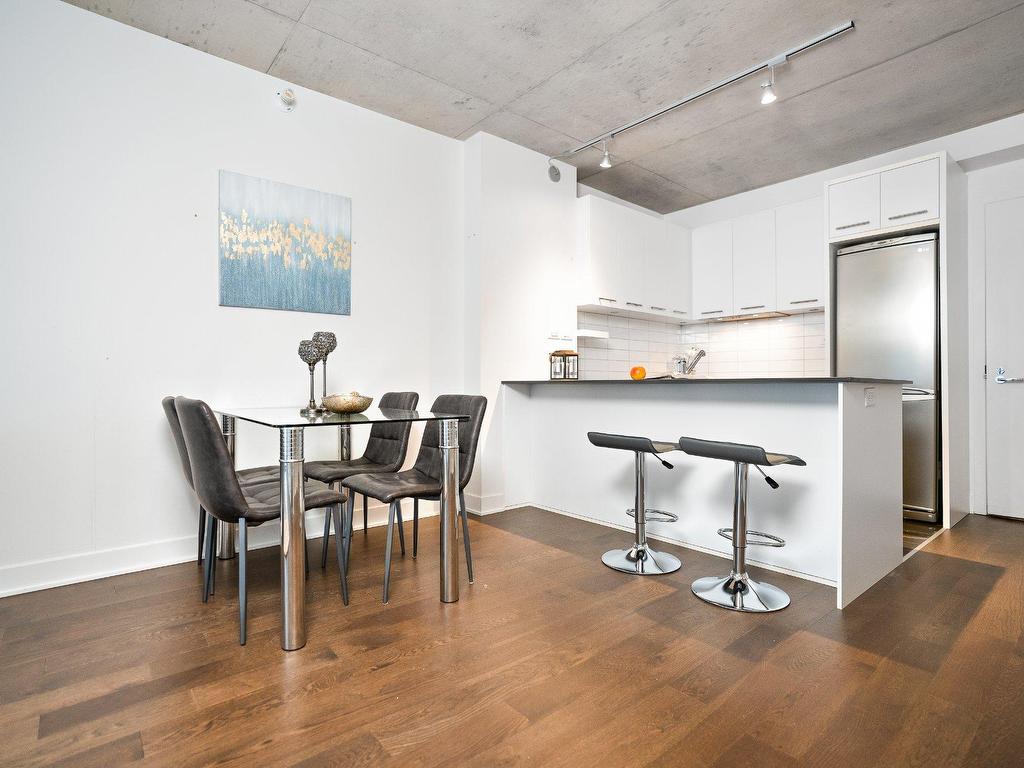 









1414


Rue Chomedey

, 950,
Montréal (Ville-Marie),




QC
H3H0A2

