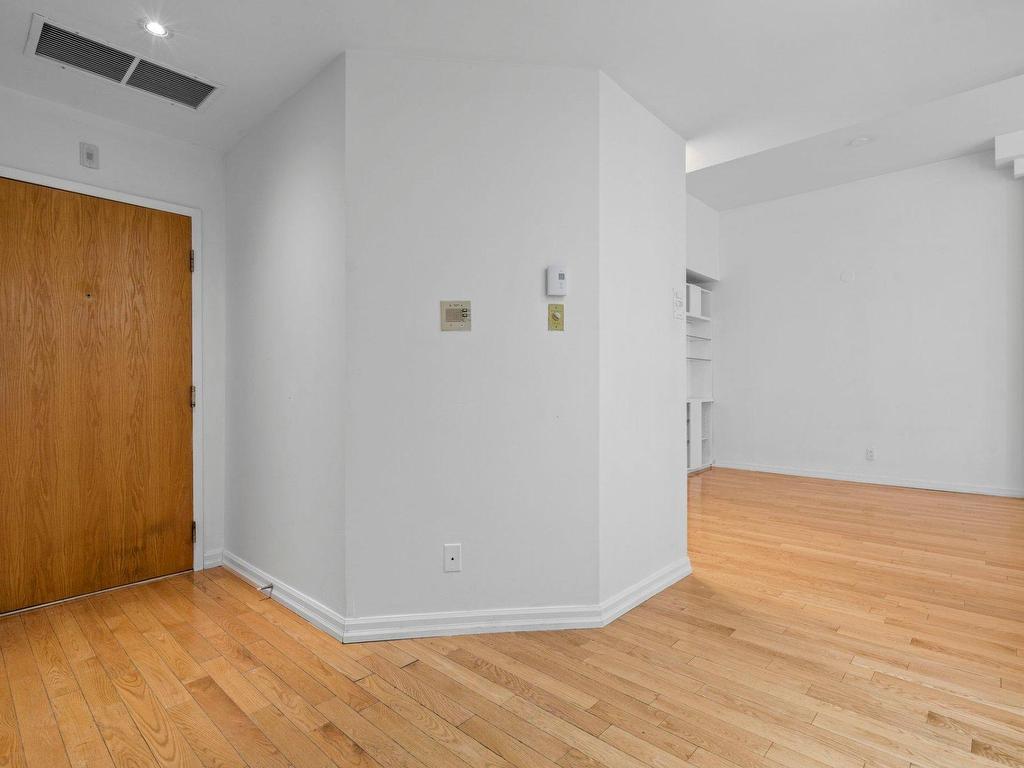 









285


Place D'Youville

, 17,
Montréal (Ville-Marie),




QC
H2Y2A4

