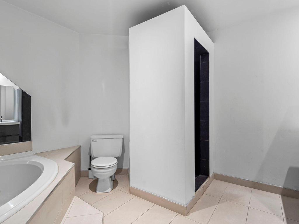 









285


Place D'Youville

, 17,
Montréal (Ville-Marie),




QC
H2Y2A4

