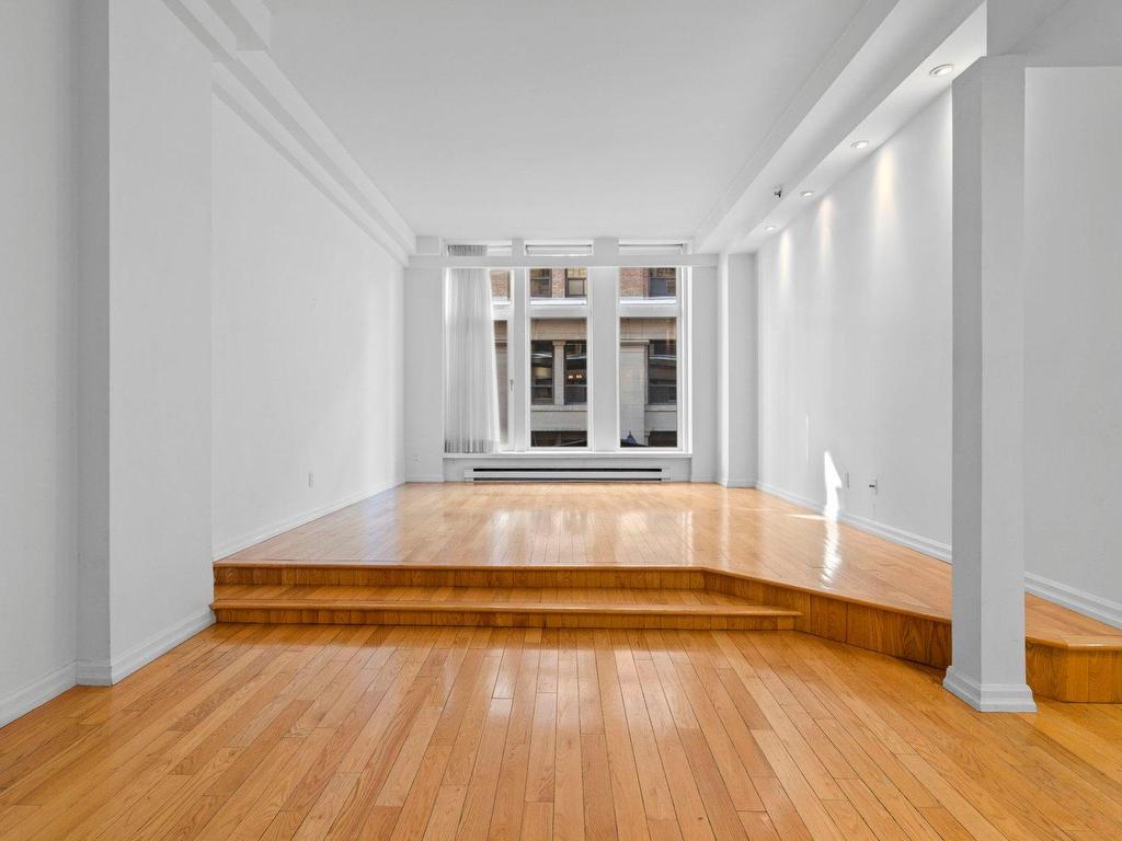 









285


Place D'Youville

, 17,
Montréal (Ville-Marie),




QC
H2Y2A4

