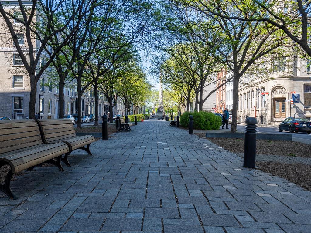 









285


Place D'Youville

, 17,
Montréal (Ville-Marie),




QC
H2Y2A4

