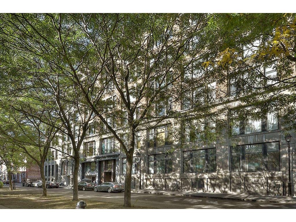 









285


Place D'Youville

, 17,
Montréal (Ville-Marie),




QC
H2Y2A4

